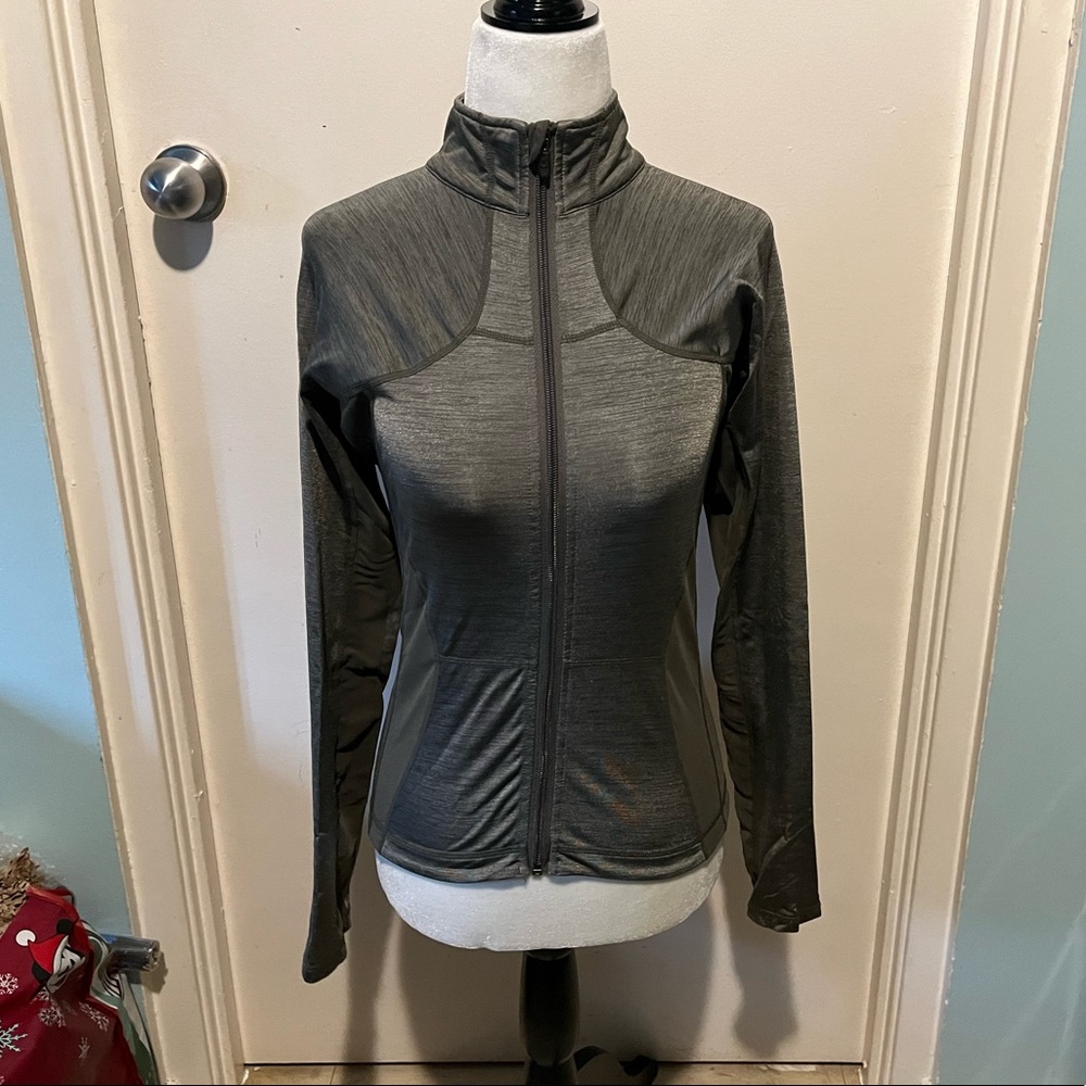 LULULEMON *RARE* CATCH ME AIR JACKET - Picture 2 of 11